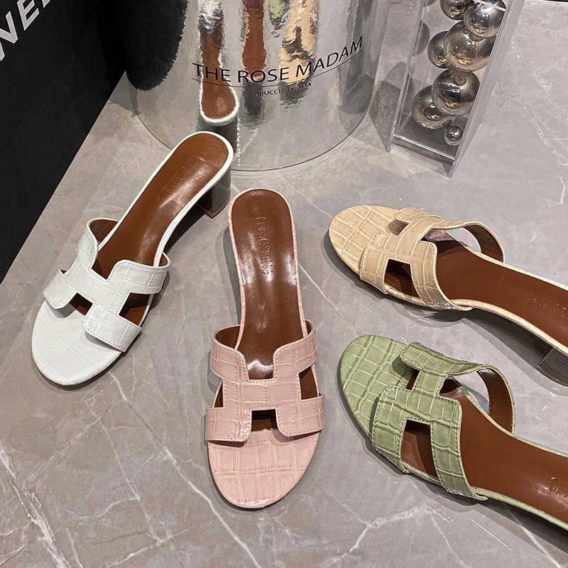 商城撤柜拖鞋女2024新款夏季外穿粗跟沙滩拖时尚网红休闲一字凉拖