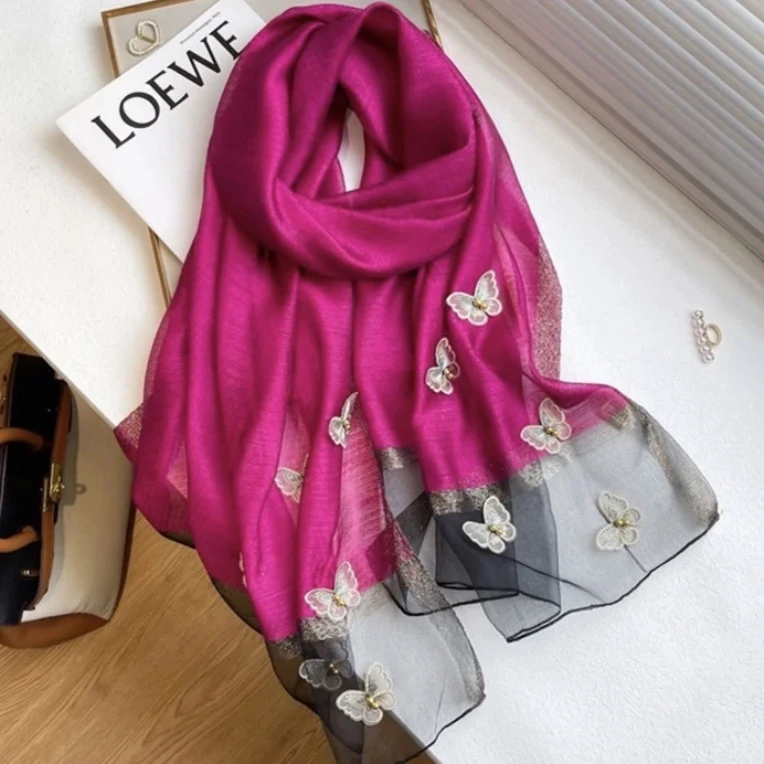 围巾玫红蝴蝶时尚立体刺绣高档披肩百搭柔软纯色金丝