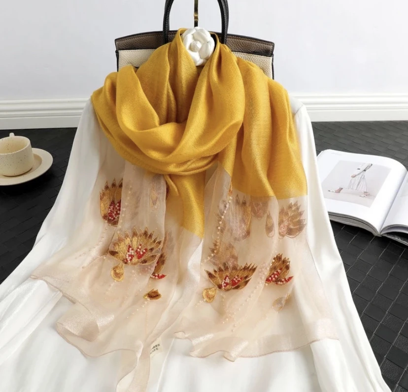 黄色佛手桑蚕丝羊毛围巾高端刺绣围巾送礼保暖
