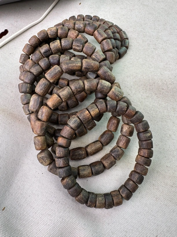 奇楠H沉香白奇沉水树心珠不规则单圈卡9+多样性发一条