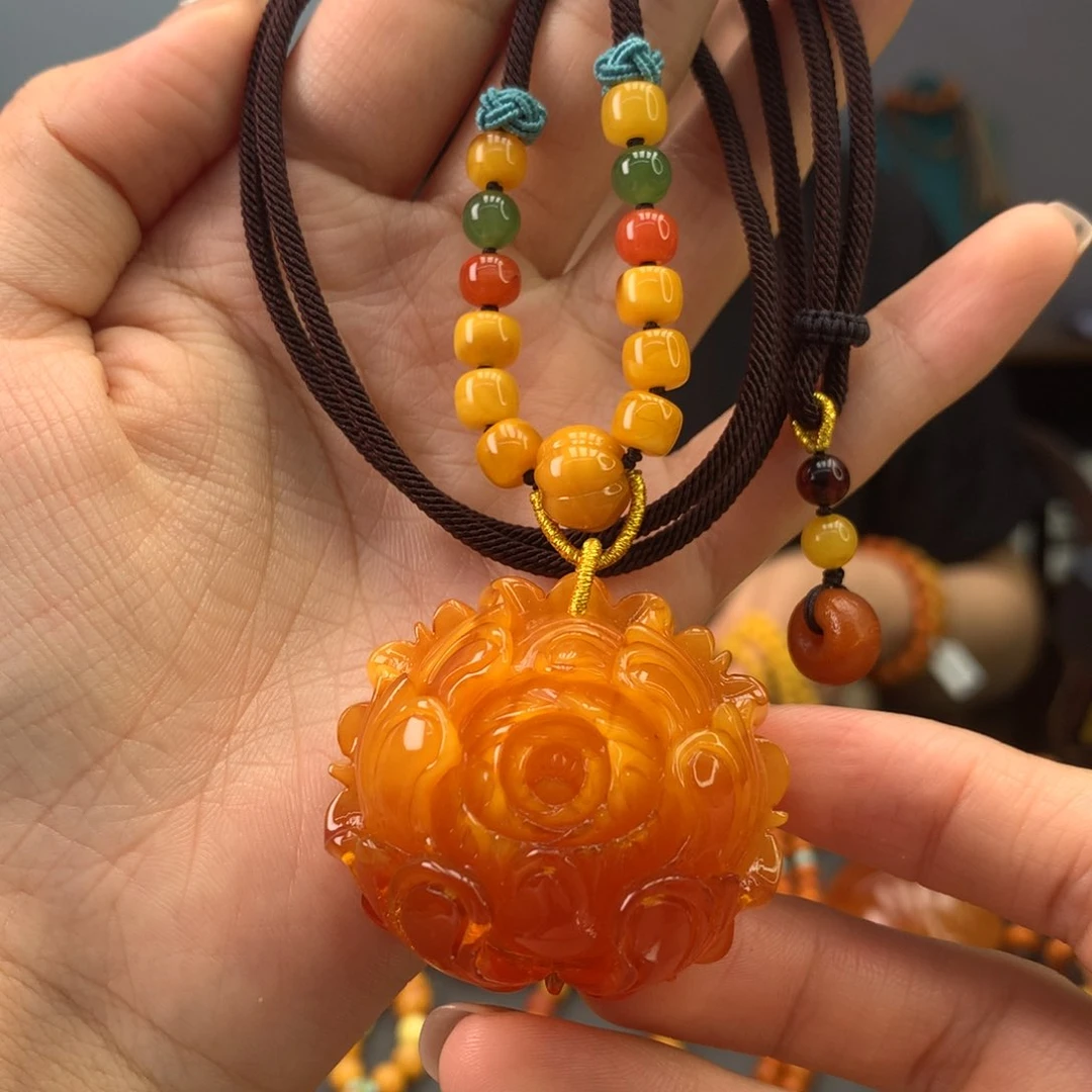 蜜蜡颈饰未镶嵌牡丹花