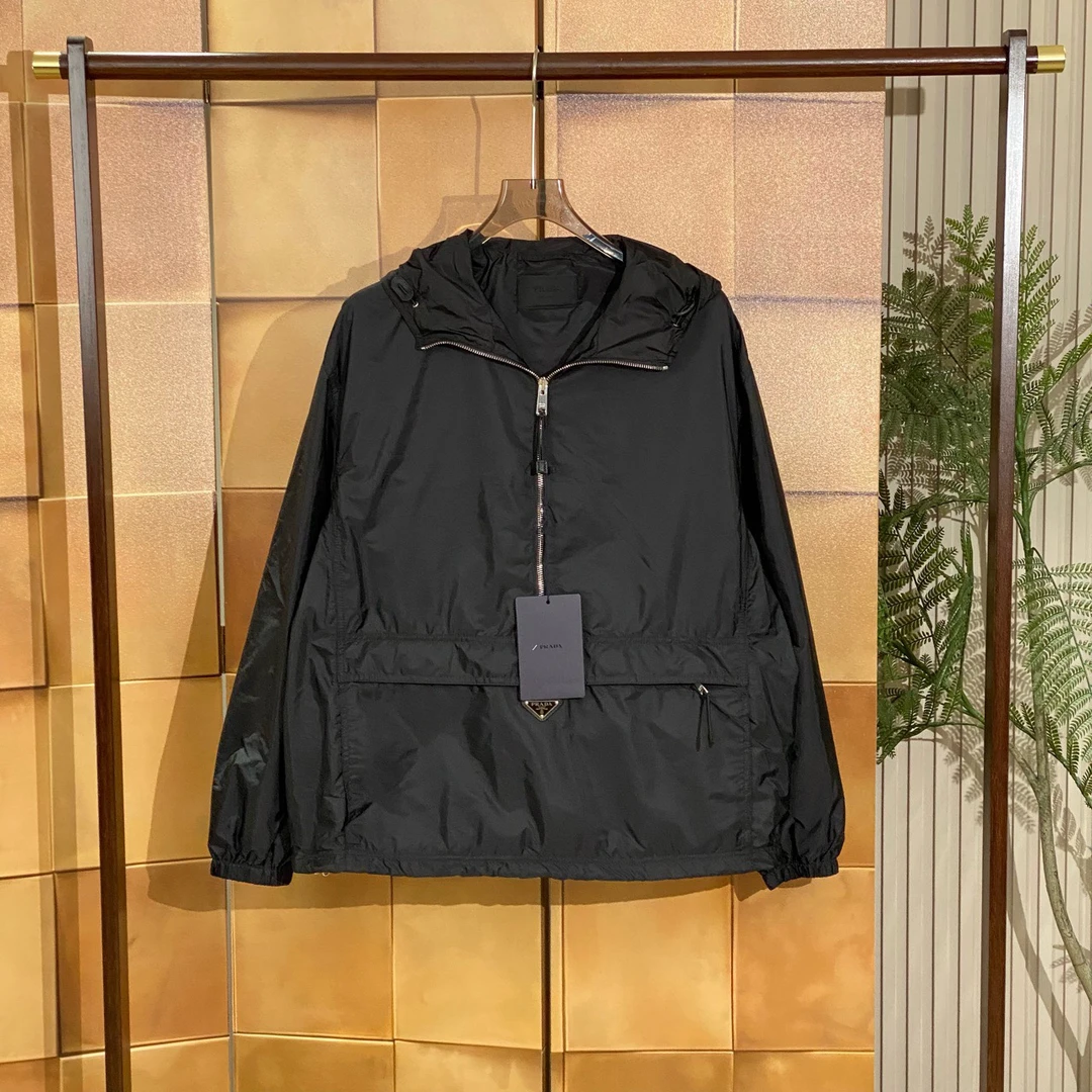 Prada 24ss最新款再生尼龙三角标冲锋衣/m码/全新原吊/女20277