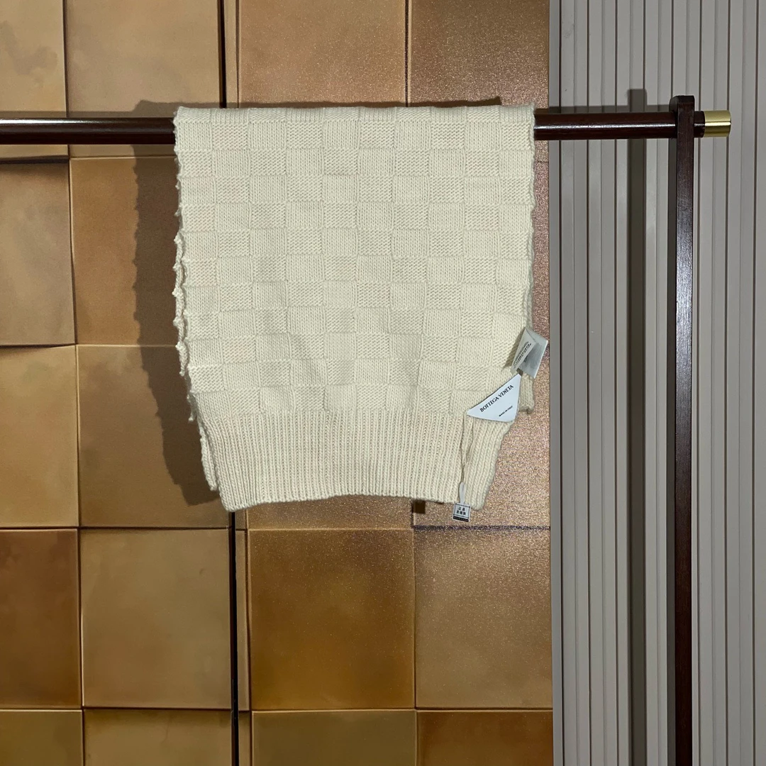 Bottega Veneta 象牙白棋盘格针织围巾/41*164cm/99新/19519