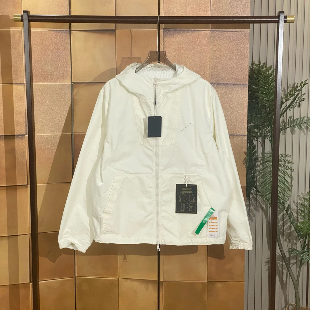 Lv米白色别针老花满印双面穿外套/52码/全新带吊/女42826