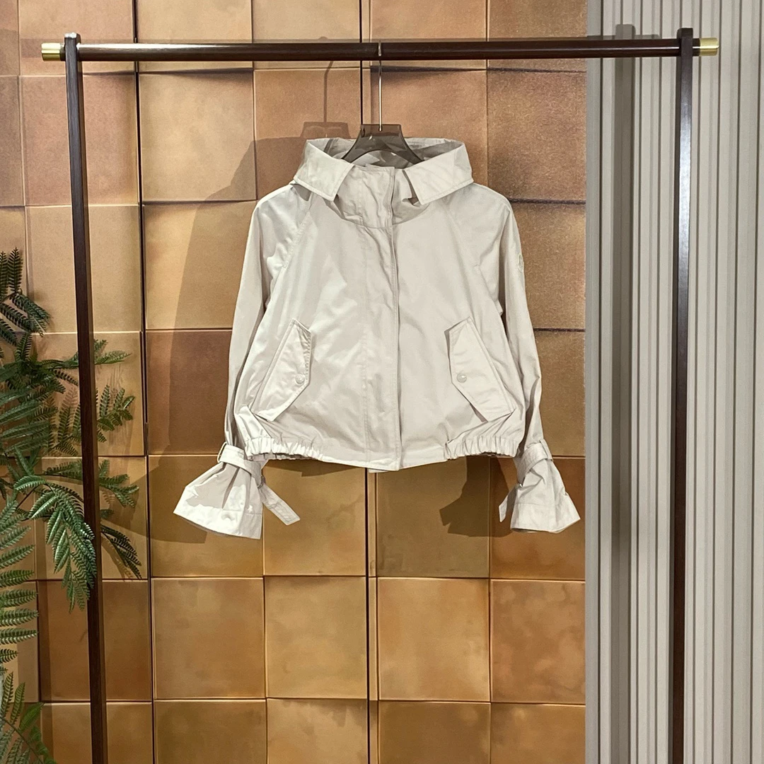 Moncler Houlgate徽标刺绣连帽外套/1码/99新/27404