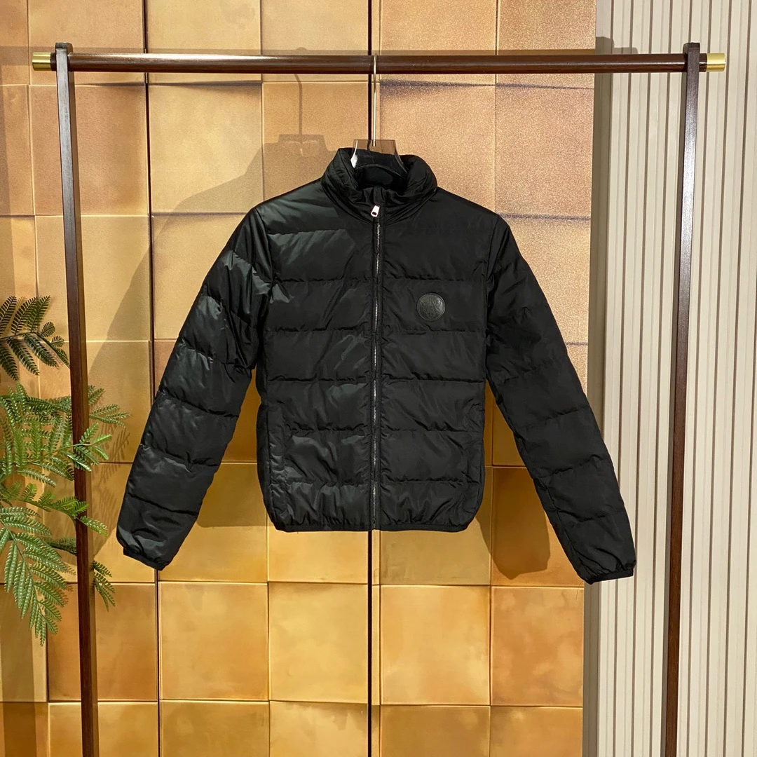 Gucci黑色徽标logo内里老花满印羽绒服/42码/99新洗标少页/26505