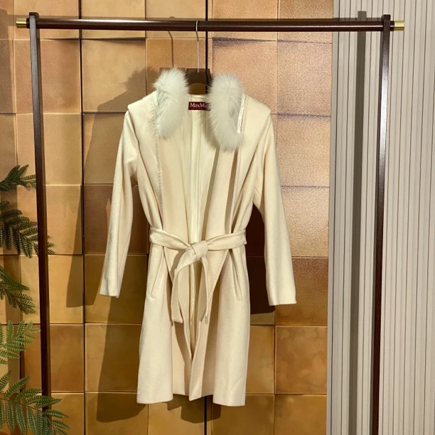 MaxMara studio米白色羊毛呢系带狐狸毛领大衣/36码/99新/25331