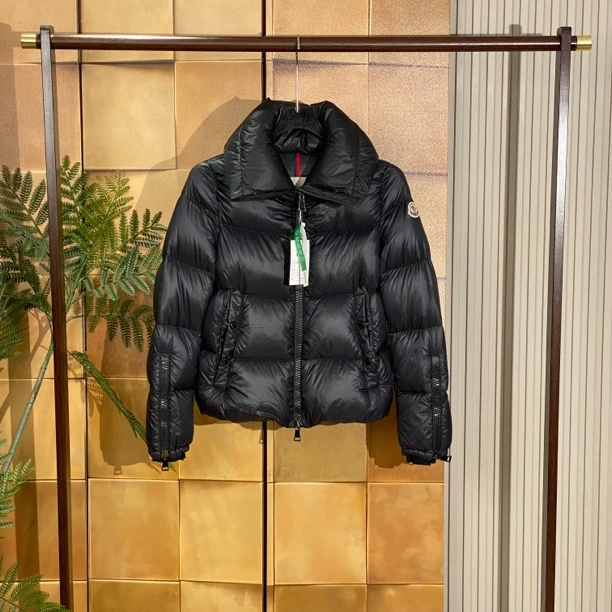 Moncler Bandama黑色亮面刺绣徽标logo羽绒服/00码/99新/25007
