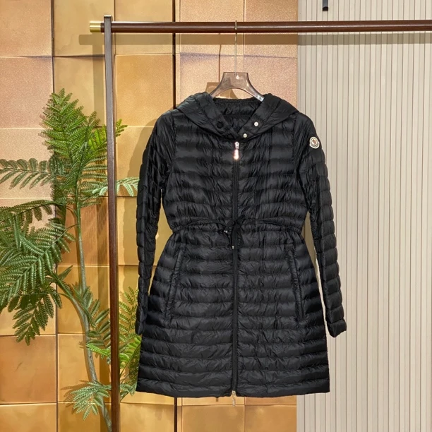 Moncler Barbel黑色徽标刺绣薄款羽绒服/1码/99新/女23184