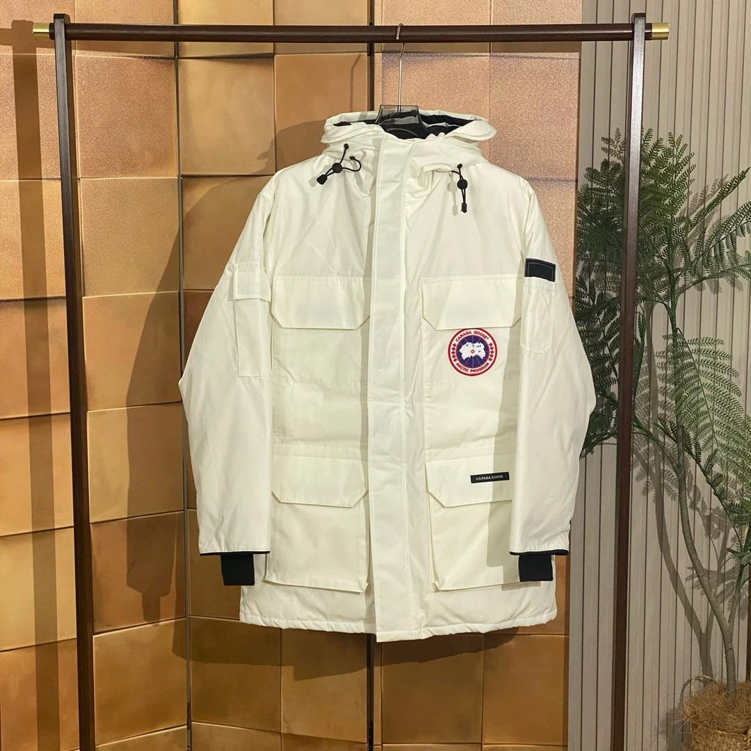 Canada Goose最新款2051m远征羽绒服/欧版s码/全新全套/女42527