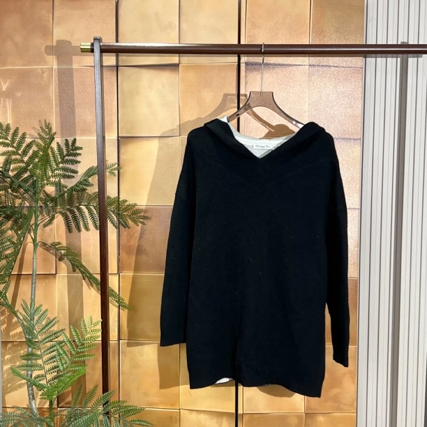 Dior爆款黑色背后数字logo羊绒连帽针织衫/38码/99新/23639