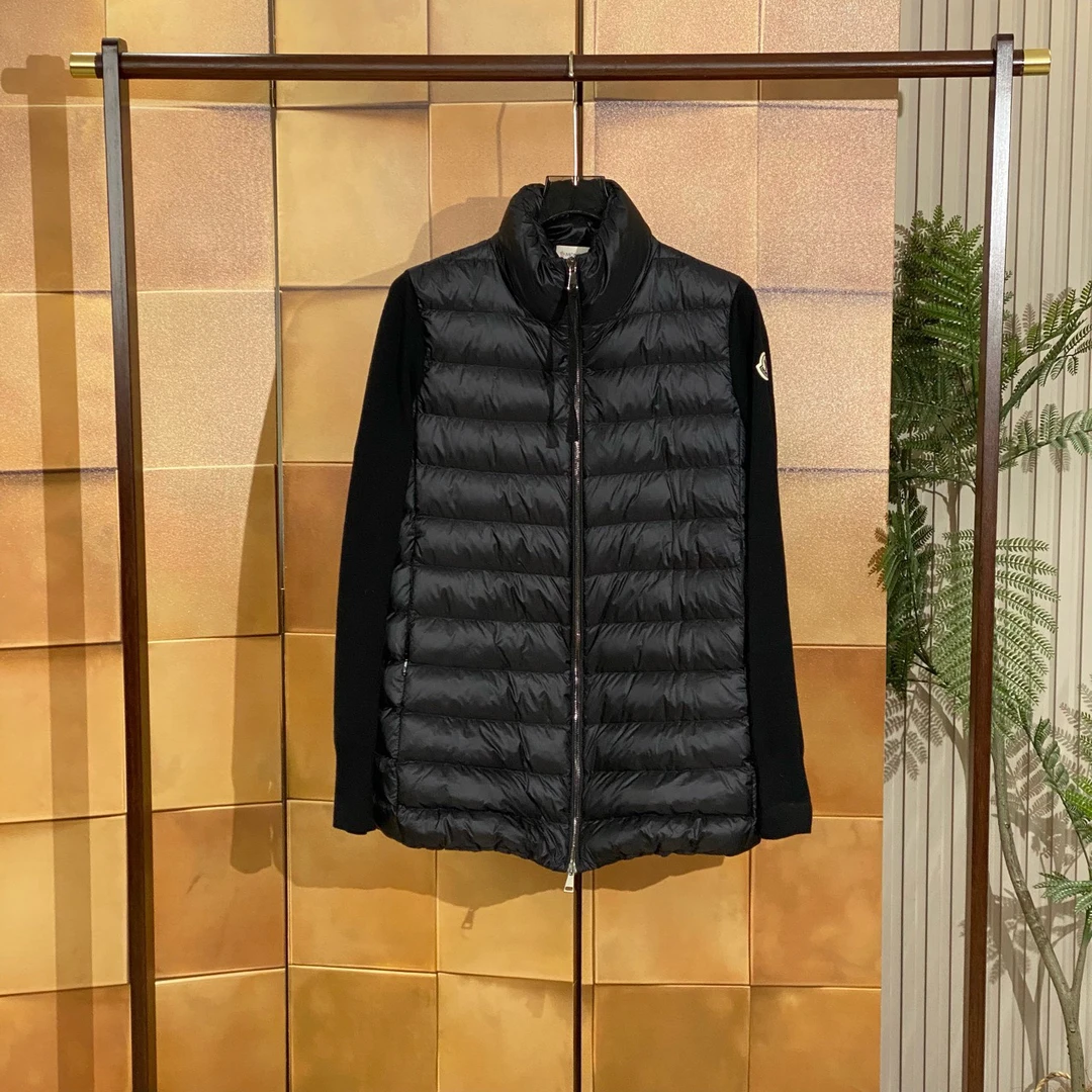 Moncler Cardigan黑色针织拼接袖标logo羽绒服/m码/99新/女24966