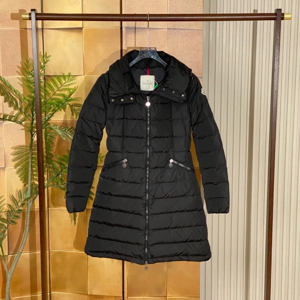 Moncler Flamme黑色徽标刺绣连帽羽绒服/1码/99新/23364