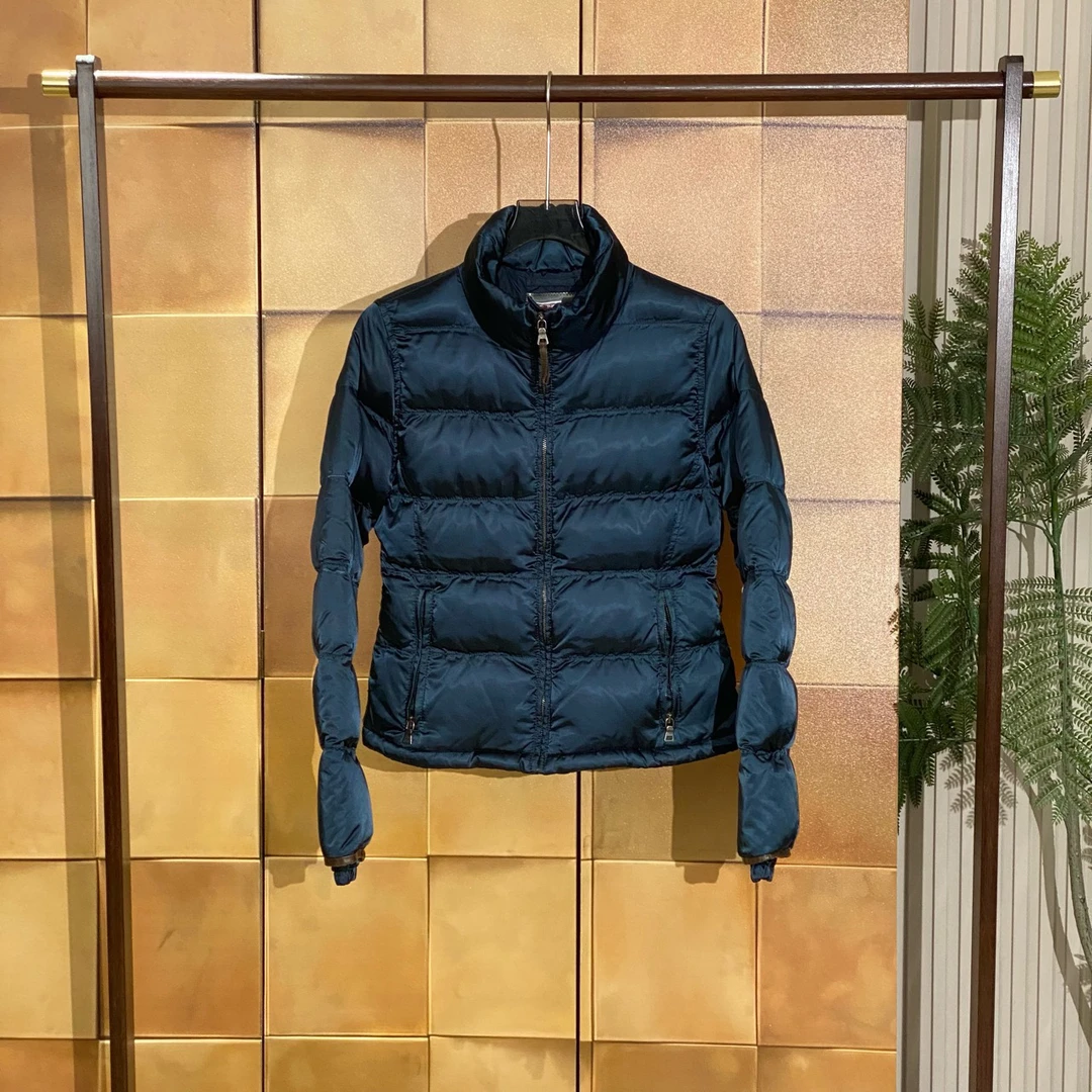 Prada深蓝色拼皮字母logo羽绒服/42码/99新/女24937