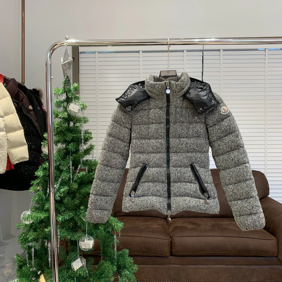 Moncler Astere雪花羊绒呢徽标羽绒服/0码/99新/女13515