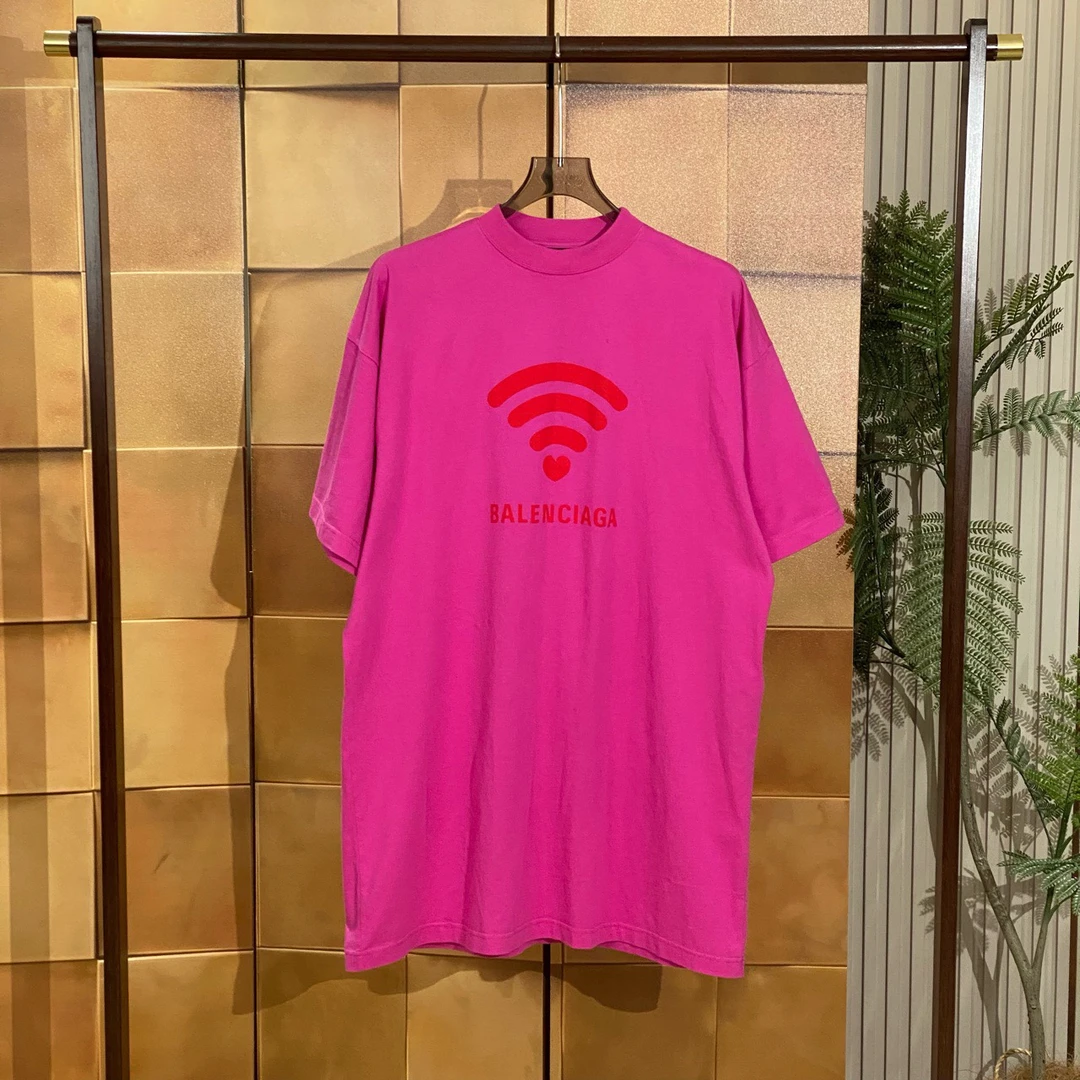 Balenciaga 24ss最新款粉色wifi爱心字母短袖/1码/全新带吊/24974