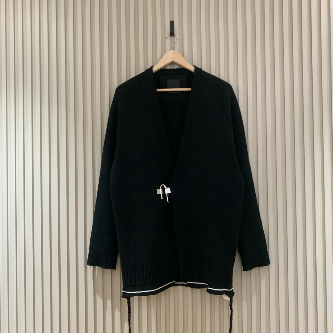 Givenchy新款锁扣羊毛开衫外套/os s码/全新/女12198
