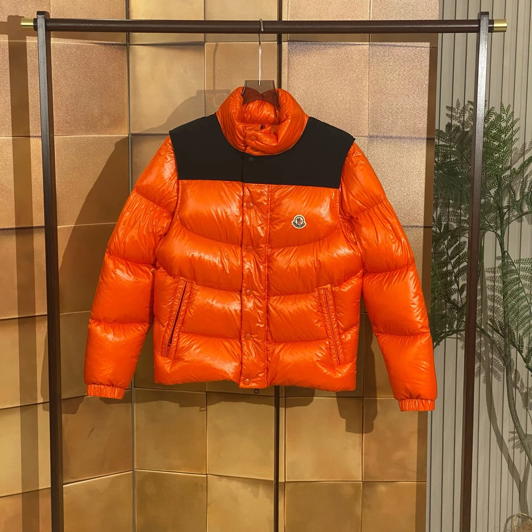 MonclerLeschaux暴力橙拼色刺绣徽标字母羽绒服/1码/99新/女42687