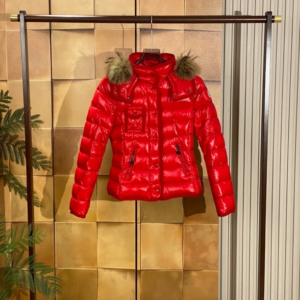 Moncler Armoise 红色亮面徽标Logo羽绒服/0码/99新/26551