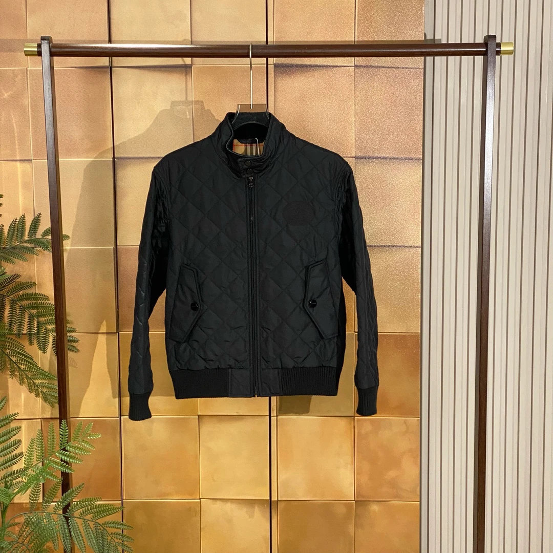 Burberry黑色菱形格徽标战马logo内里格纹棉夹克外/46码99新26764