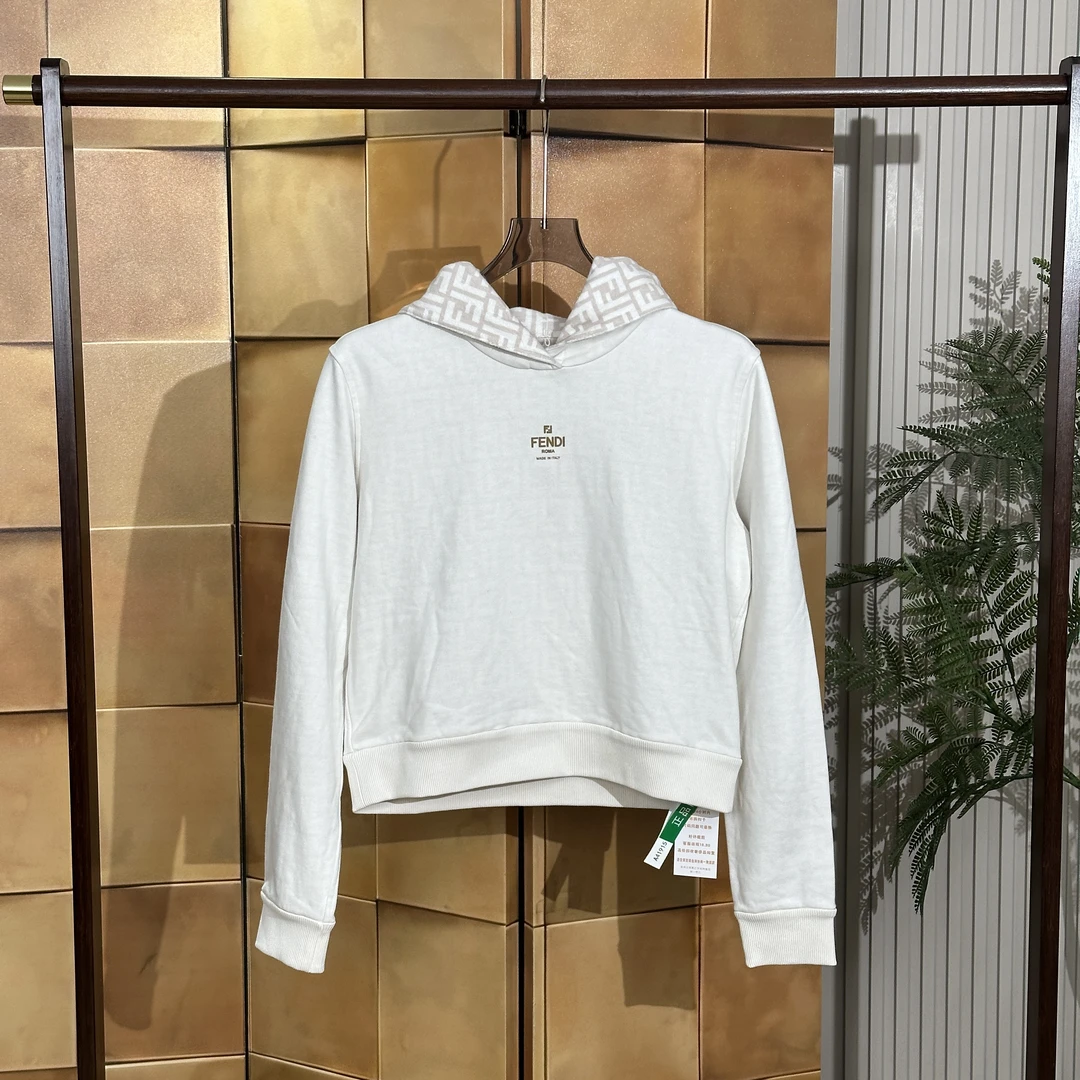 Fendi 23短款双面穿内里满印帽衫/m码/99新 领标摘了/女41915