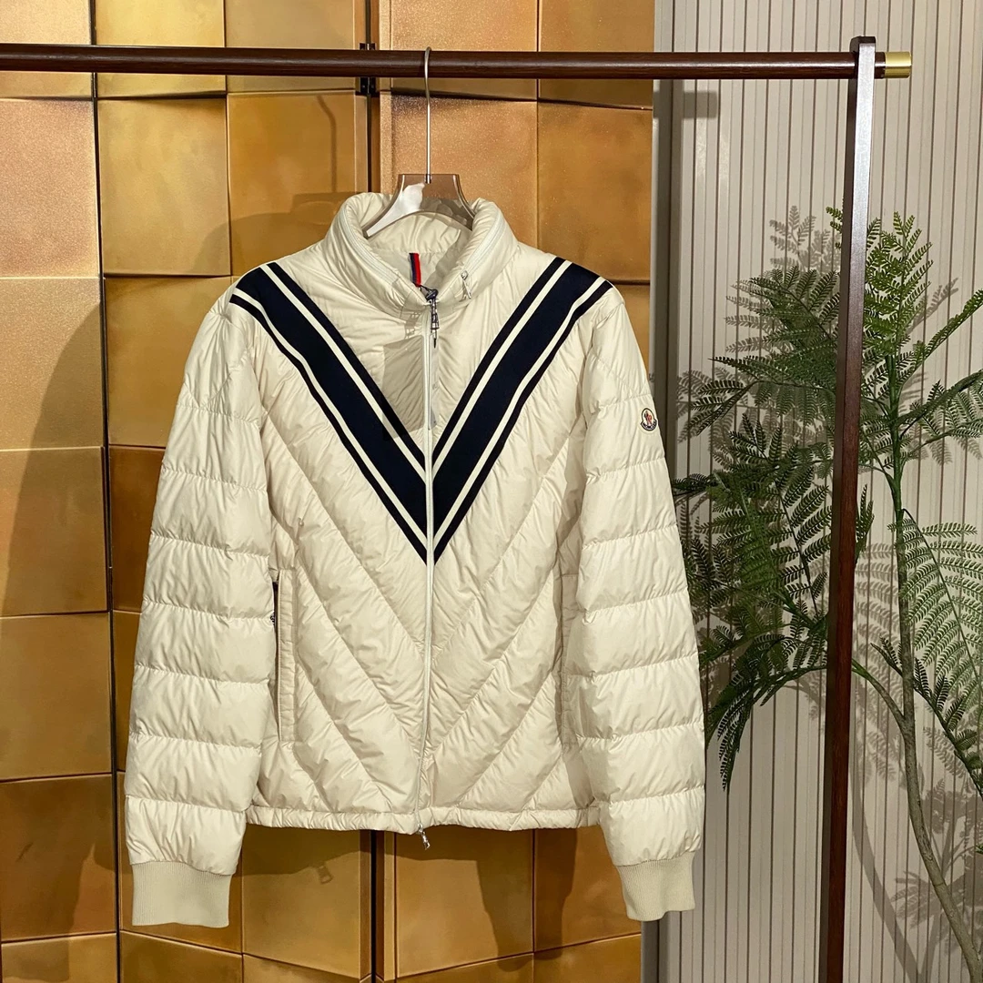 Moncler24ss最新款拼色条纹刺绣徽标羽绒服/5码/全新带吊/女41313