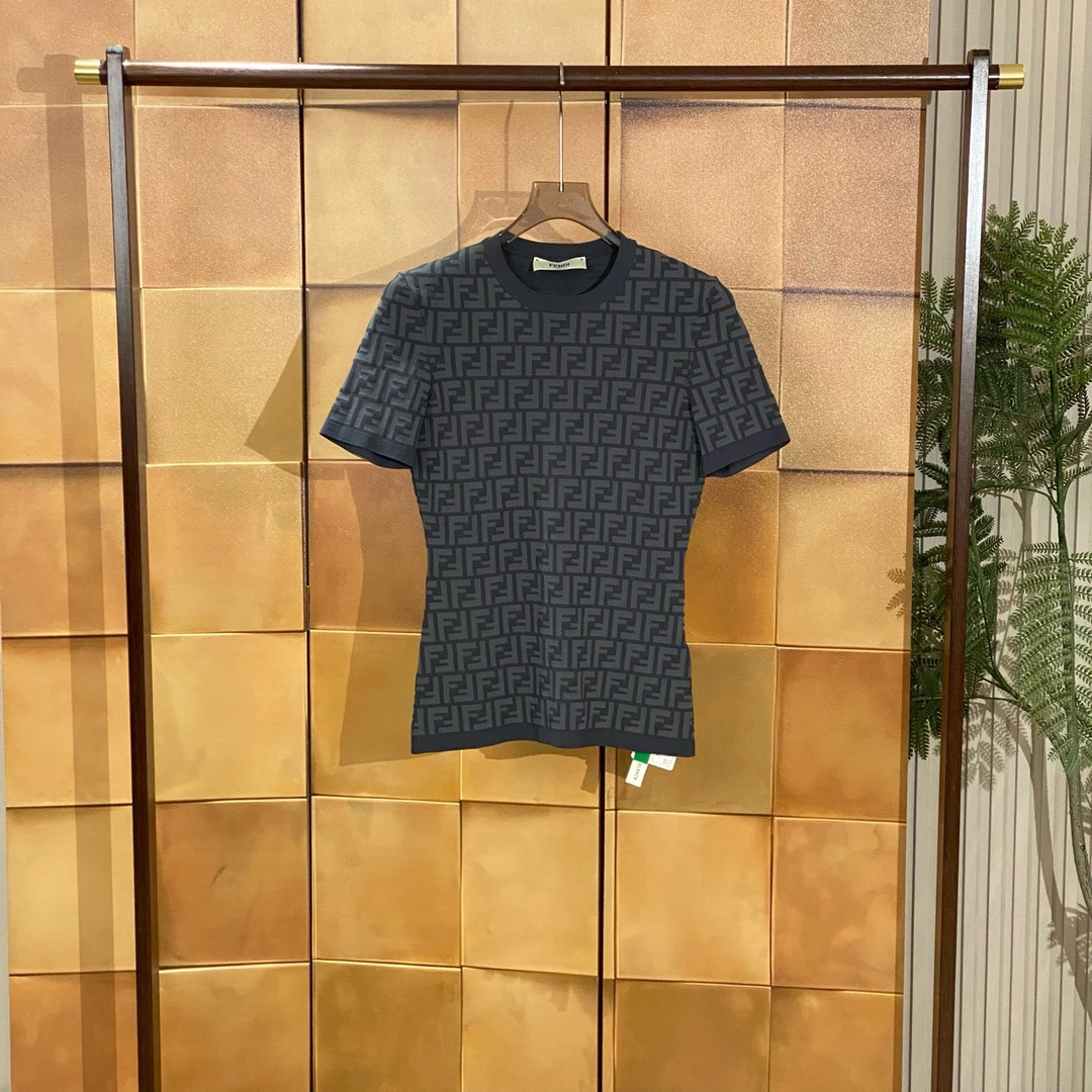 Fendi 23fw新款灰色老花满印针织短袖/42码/99新/女24474