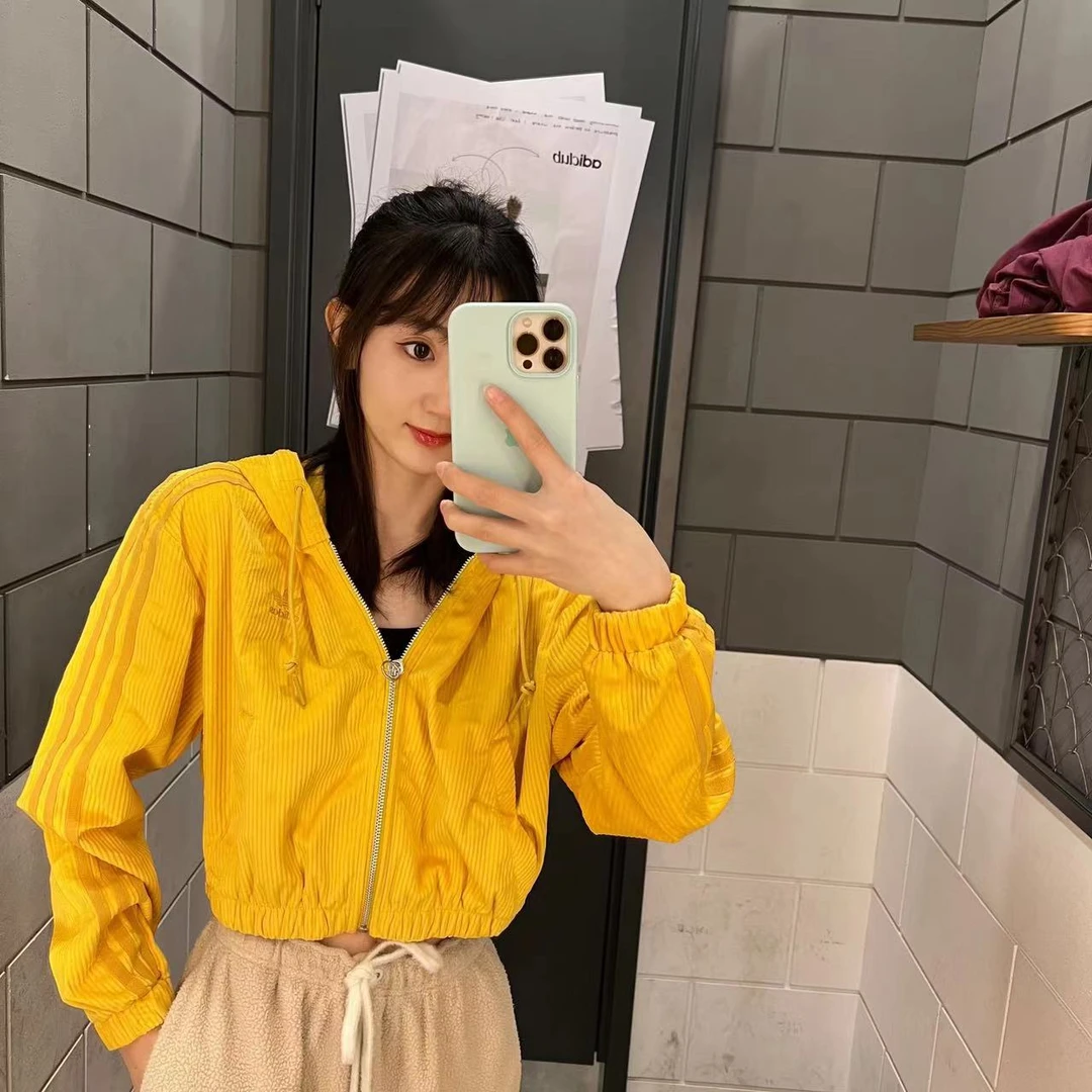 Adidas阿迪达斯外套女新款三叶草连帽运动休闲短款夹克GU0827 R
