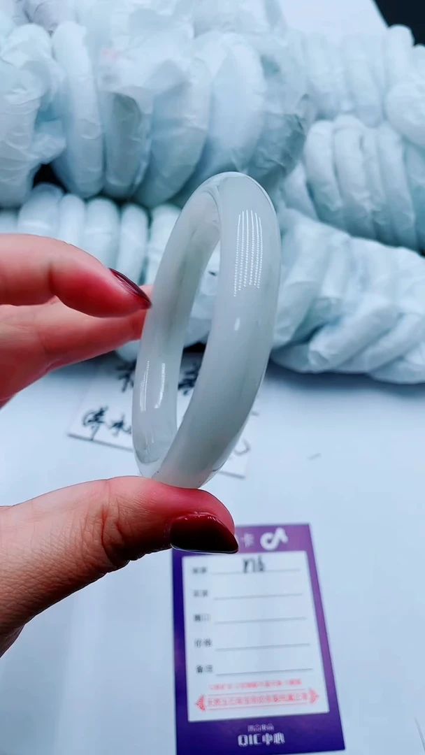 【闪购商品】石英质玉手镯未镶嵌r16*62*63