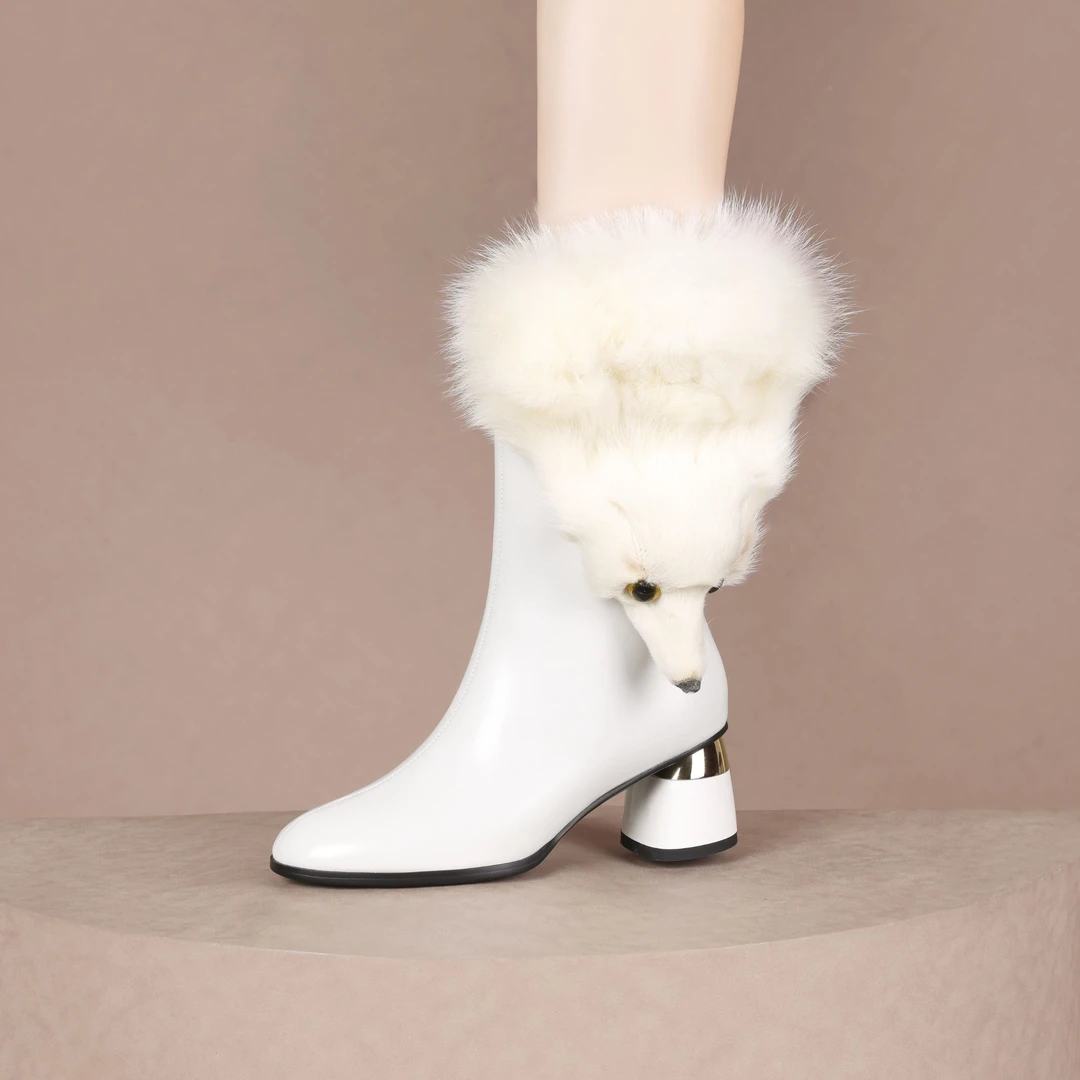 白色时尚狐狸头短靴真皮粗跟冬季靴子尖头高跟中筒靴绒里毛毛靴