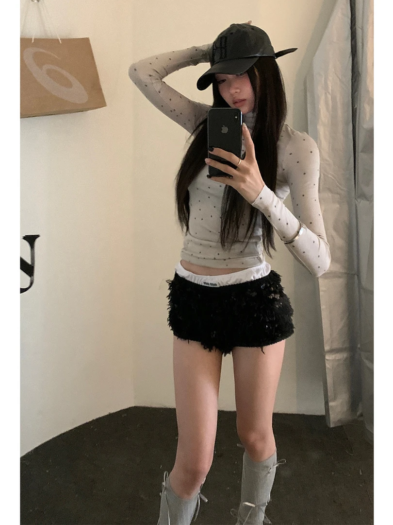 【清清】酷girl 炸街个性亮片毛绒短裤女显瘦高腰辣妹超短裤2410006