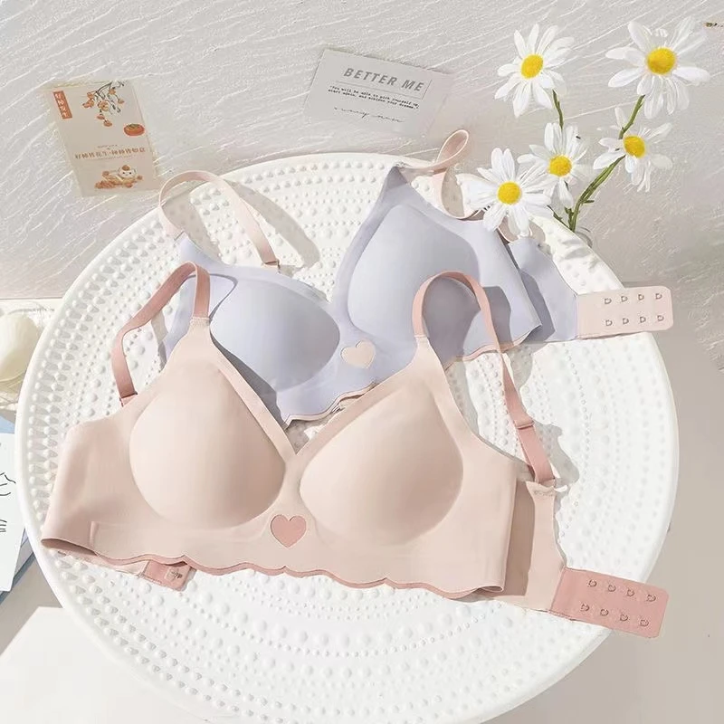 无痕内衣女小胸聚拢薄款无钢圈收副乳防下垂高中生舒适透气文胸罩