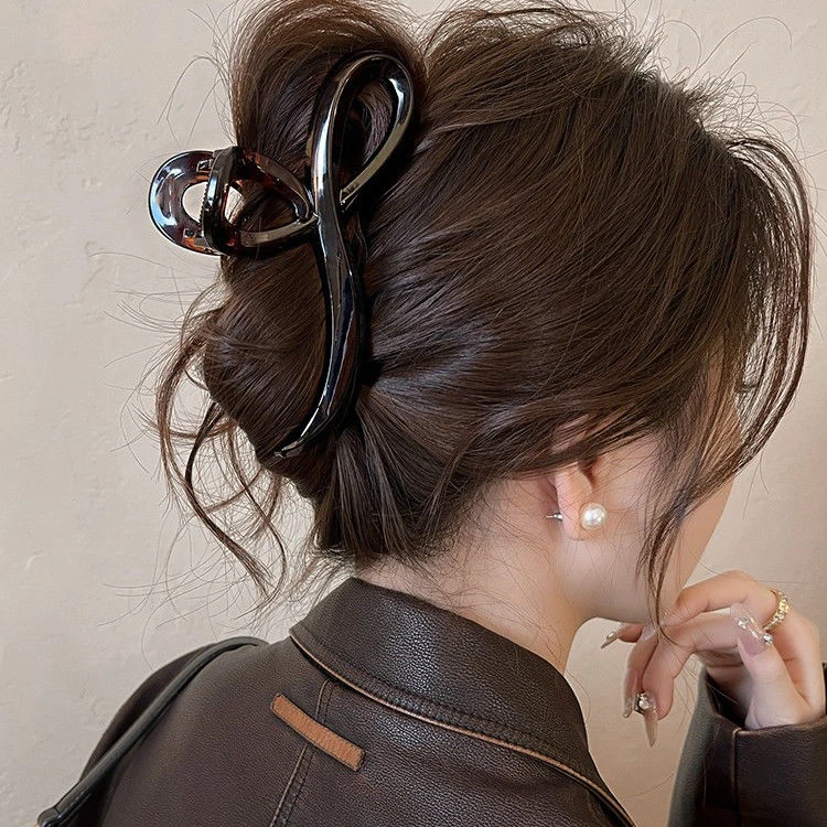 高级感气质早秋抓夹女2024新款简约百搭后脑勺盘发鲨鱼夹发夹头饰