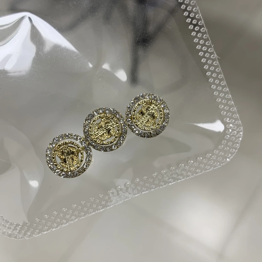 美甲金色转运珠饰品