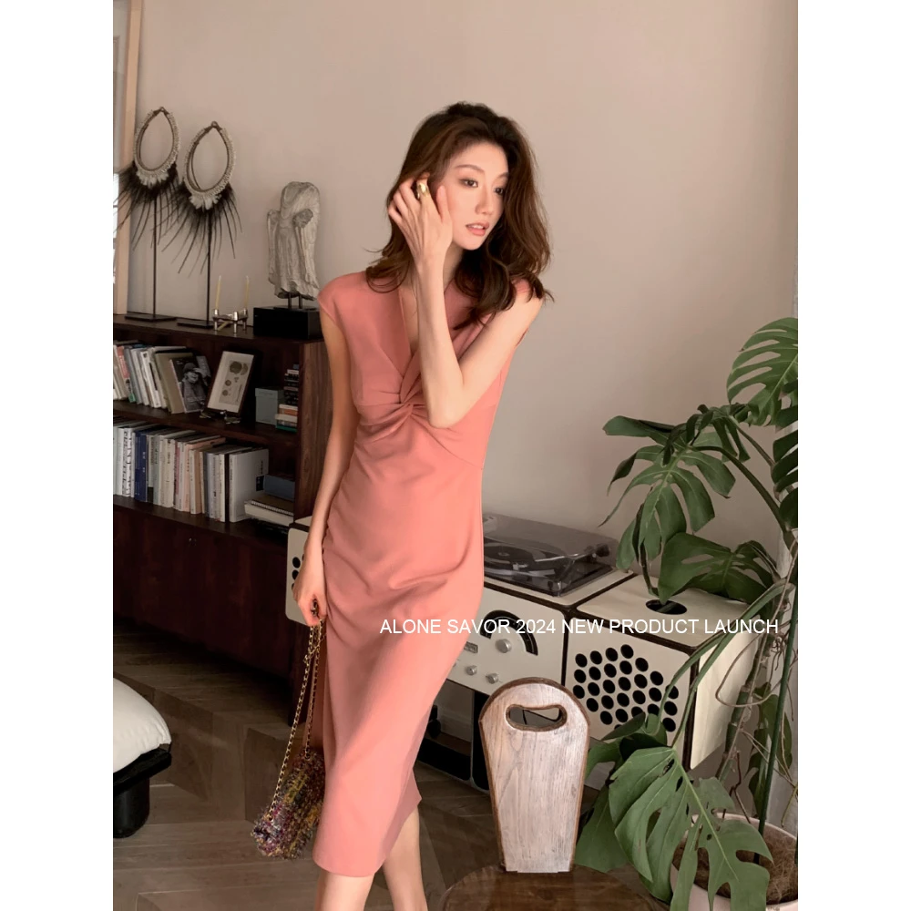 【ALONE SAVOR】摇曳生姿，法式无袖连衣裙女显瘦扭结设计感裙子P334