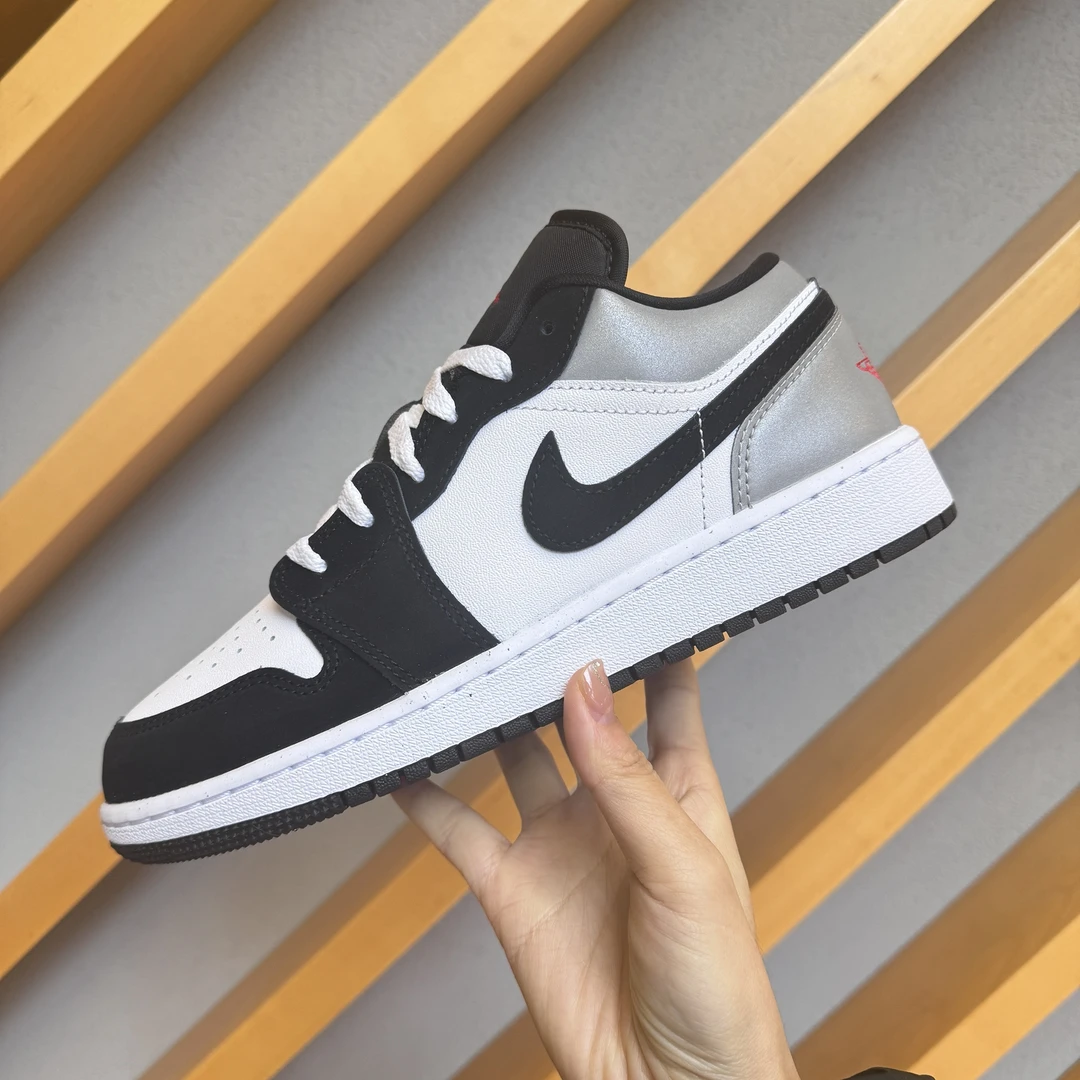 【滔搏联动】耐克女子AIR JORDAN 1(GS) 黑白低帮休闲鞋 HF3188-106