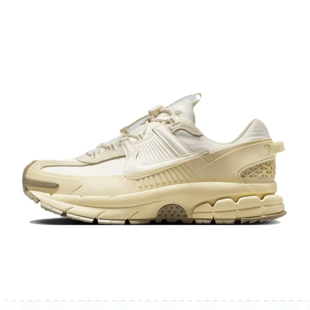 【滔搏联动】NIKE男鞋 VOMERO 防水秋冬休闲鞋牙白卡其色FV2295-101