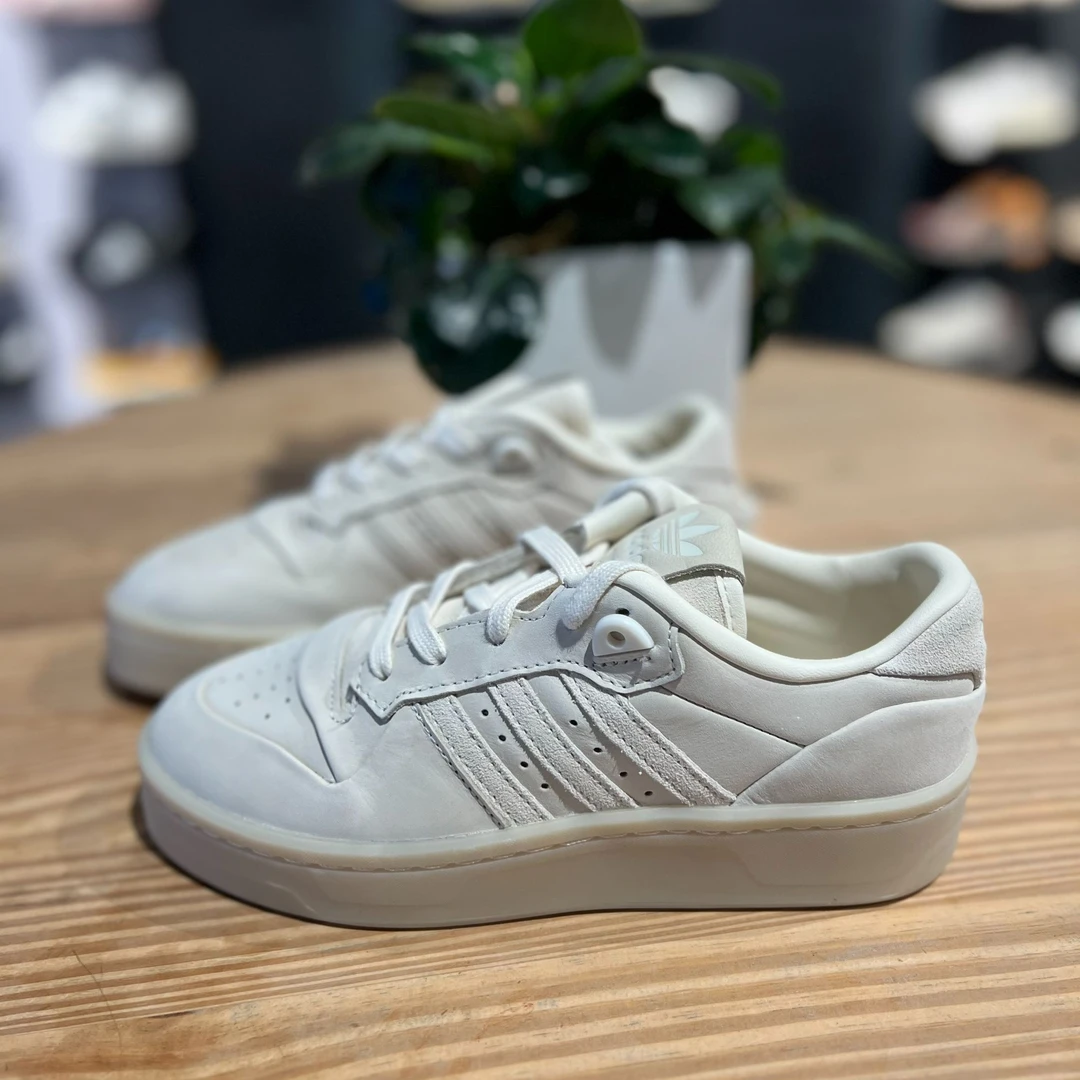 【滔搏联动】阿迪达斯三叶草中性RIVALRY LUX LOW休闲鞋IH0350