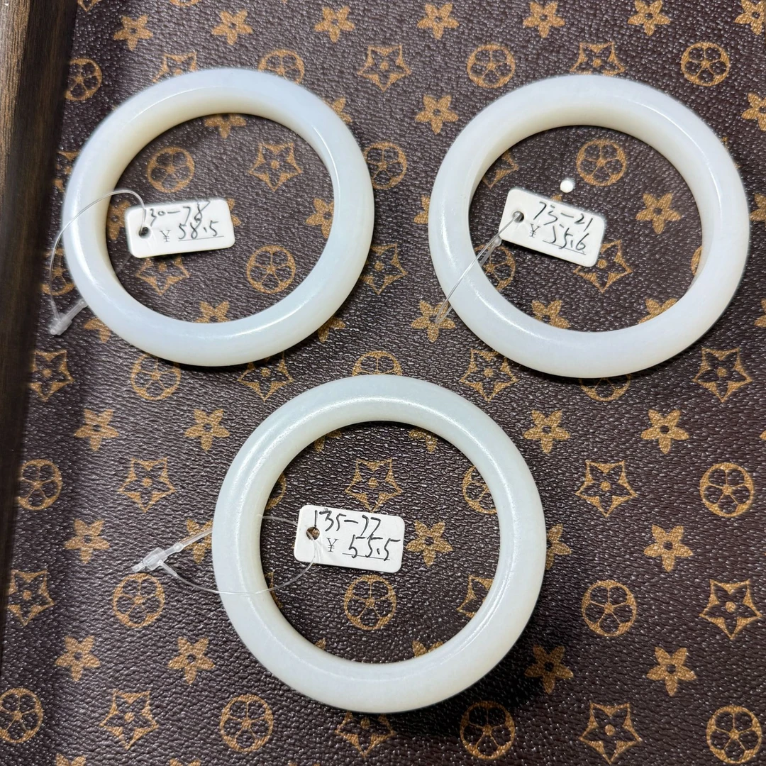 天然新疆和田玉白玉正圈手镯(多样性发货拍一发一)