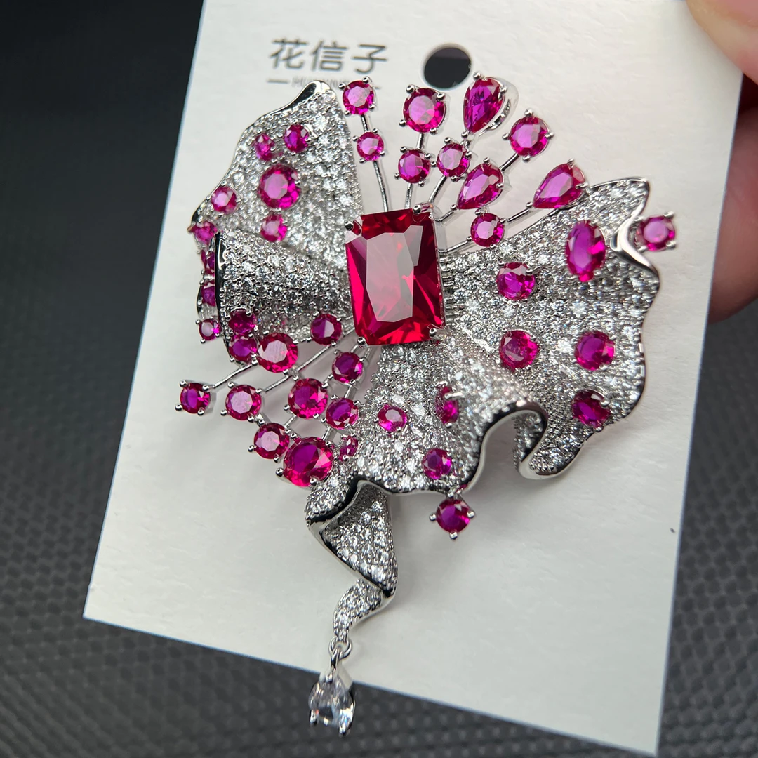 花信子 铜锆石胸针 9126 扇形花朵 设计师走秀款重工高档大衣胸花