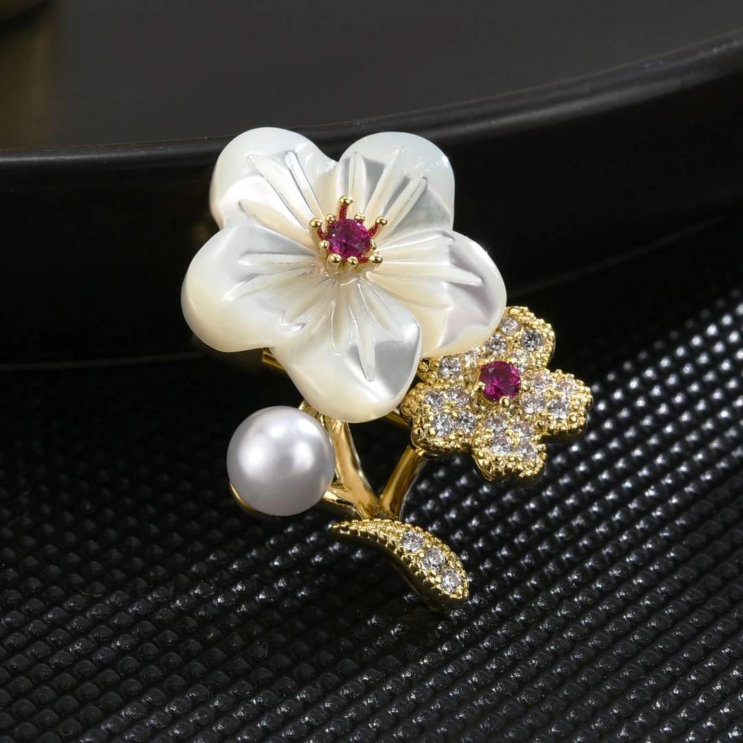 黄铜贝壳胸针 5180 贝壳梅花 优雅精致小裙子胸花防走光领针配饰