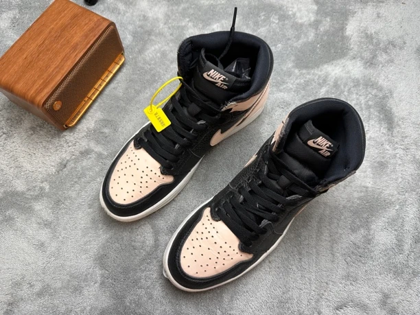 板鞋/ aj1 黑粉脚趾 / 43 码