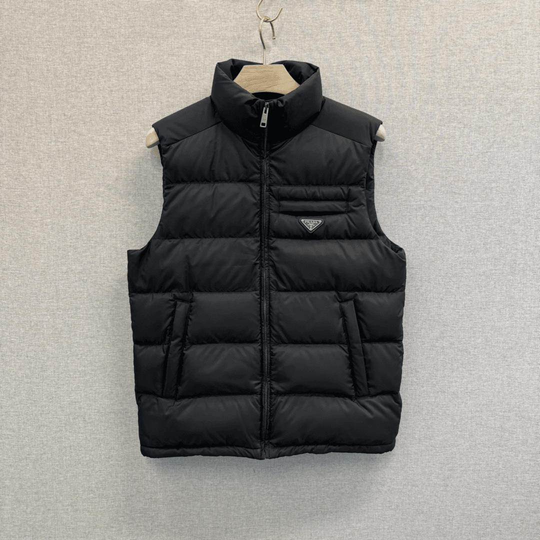 全新未使用 Prada/普拉达 Prada 男士黑色休闲羽绒马甲 Mve20013