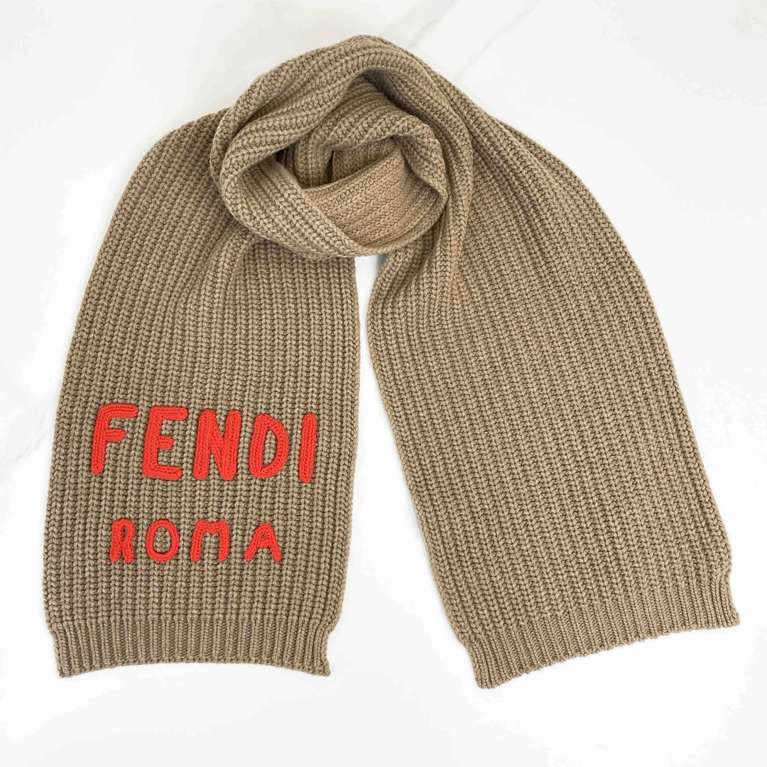 全新未使用 FENDI/芬迪 男女同款咖色围巾 WAC20026