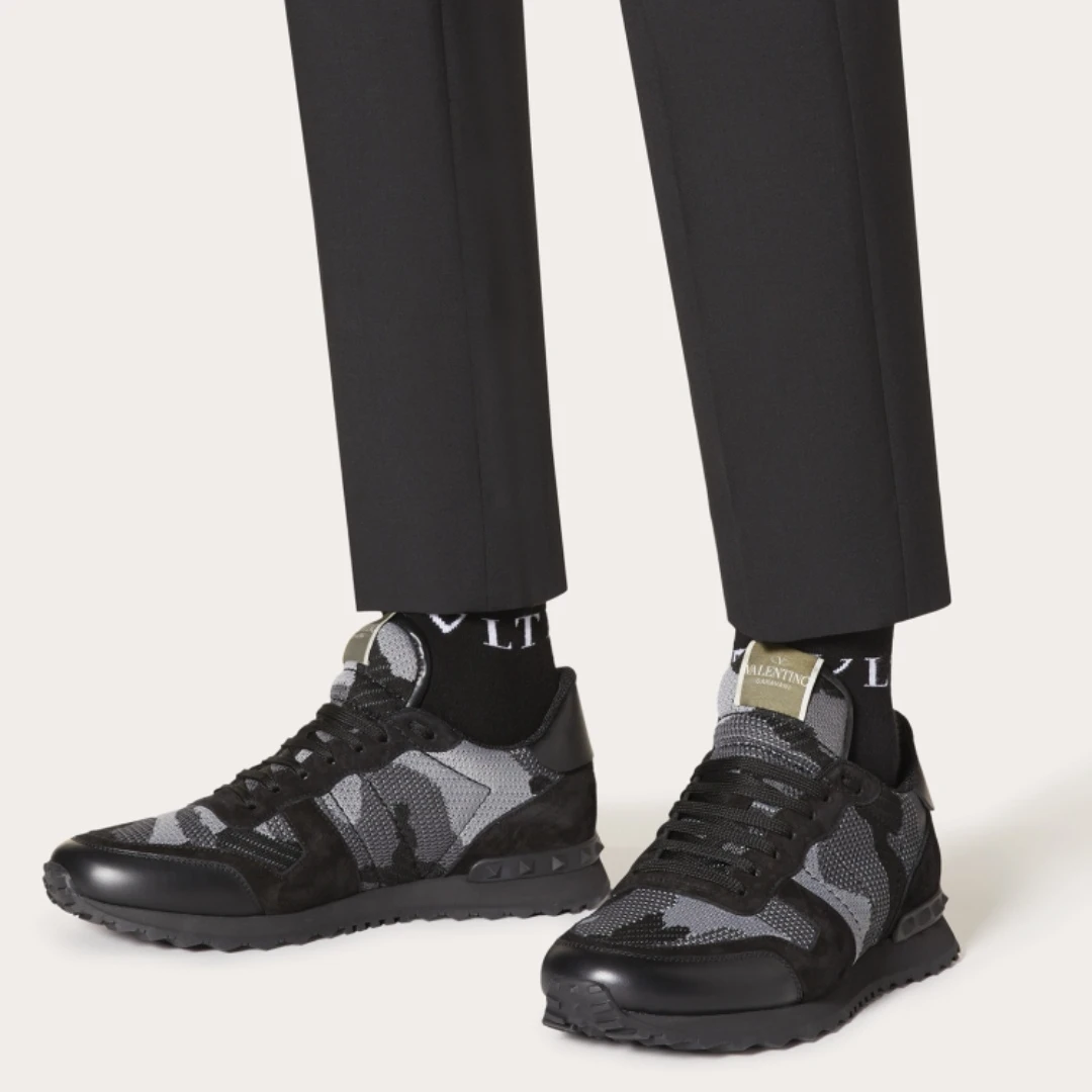 全新未使用 Valentino/华伦天奴 网眼织物迷彩运动鞋  Mss30134