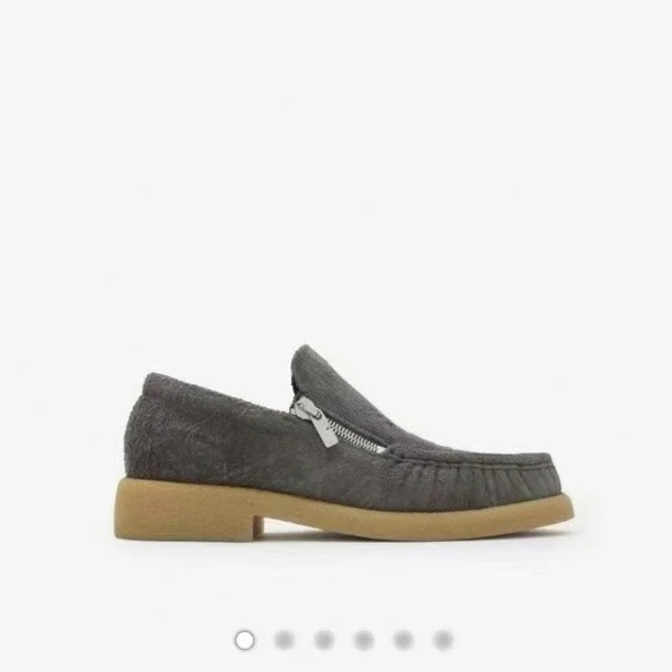 未使用 BURBERRY/博柏利 麂皮深灰色乐福鞋 MCS30350