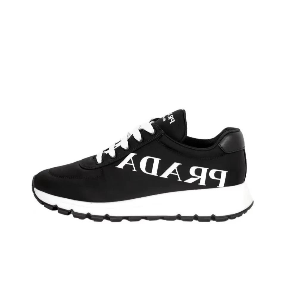 全新未使用 Prada/普拉达 黑色字母徽休闲鞋 MCS30355