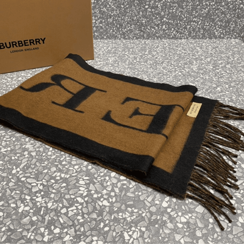 全新未使用 BURBERRY/博柏利 BURBERRY 驼色字母围巾WAC20001