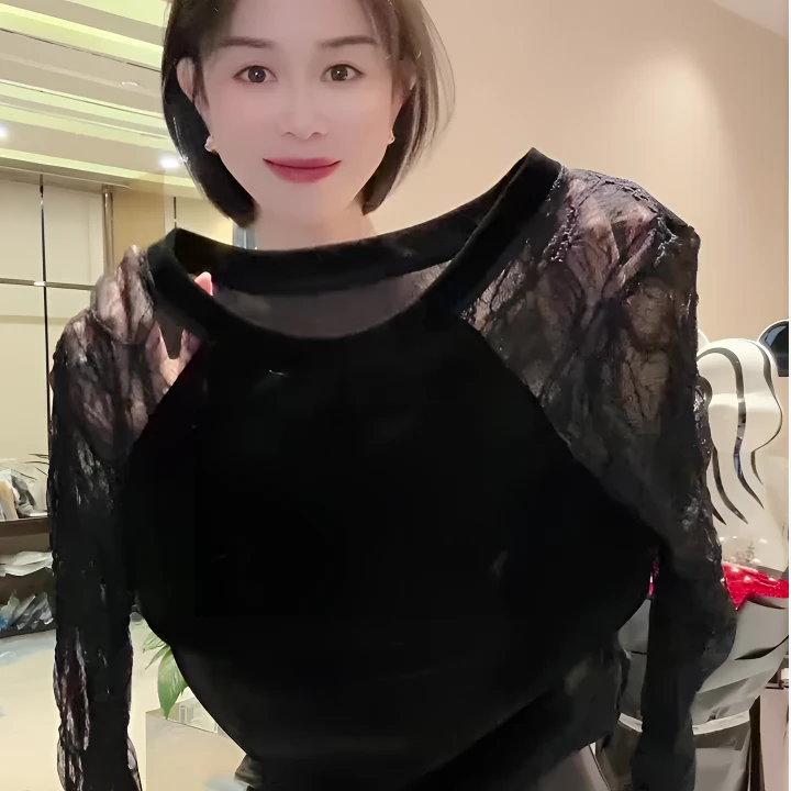 2024新款蕾丝拼接丝绒高级时尚洋气百搭显瘦款精致打底上衣