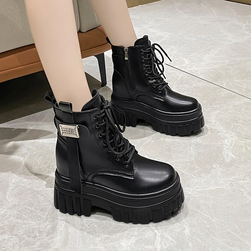 英伦风马丁靴女内增高10cm网红秋冬新款加绒小个子厚底显瘦短靴子